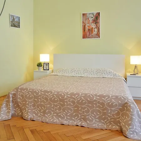 Daire Modern Klimentska Prag